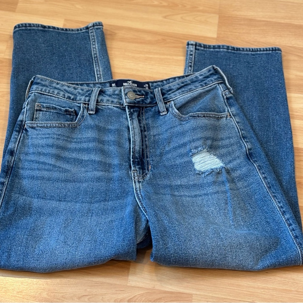 Hollister Ultra High‎ Rise Vintage Straight Distressed  Jeans